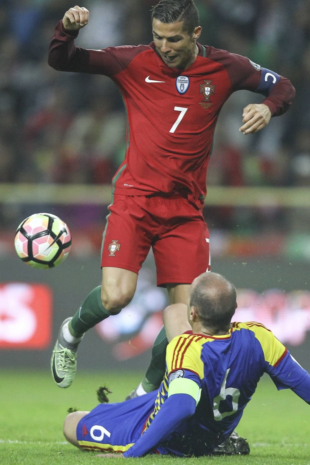 Cine este fotbalistul care de 25 de ani joacă neîntrerupt la națională_9