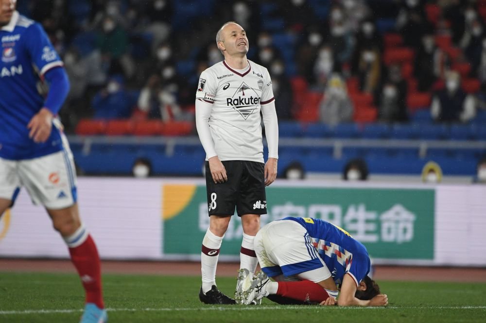 Vai de capul lui Iniesta! Echipa fostului campion mondial și european nu mai scapă de ultimul loc