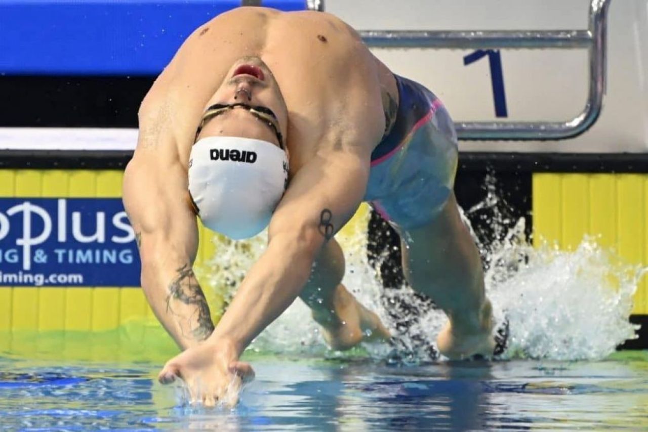 David Popovici, cursă fenomenală! A cucerit aurul la 200 m liber, la primul Mondial de seniori din carieră. Reacția sportivului în vârstă de 17 ani _2