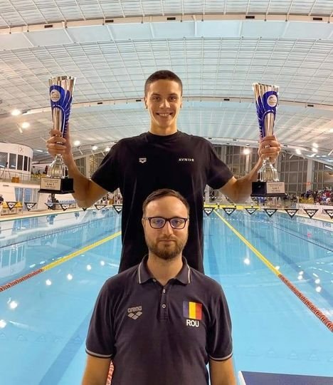 David The Great. Popovici s-a calificat în finala probei de 200 m liber a CM de la Budapesta, cu un nou record mondial de juniori. Când are loc cursa pentru medalii_6