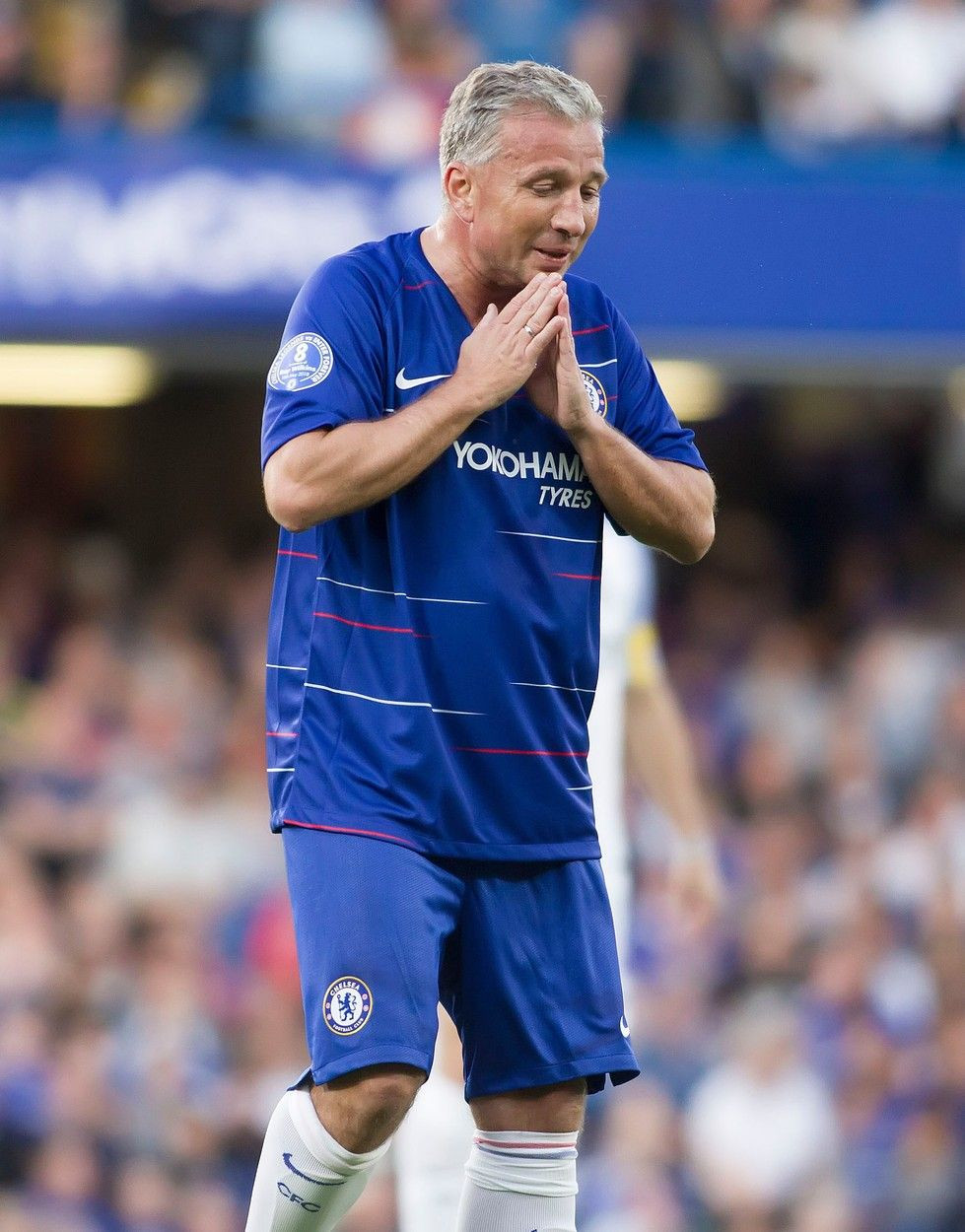 Dan Petrescu dă cu exteriorul! 