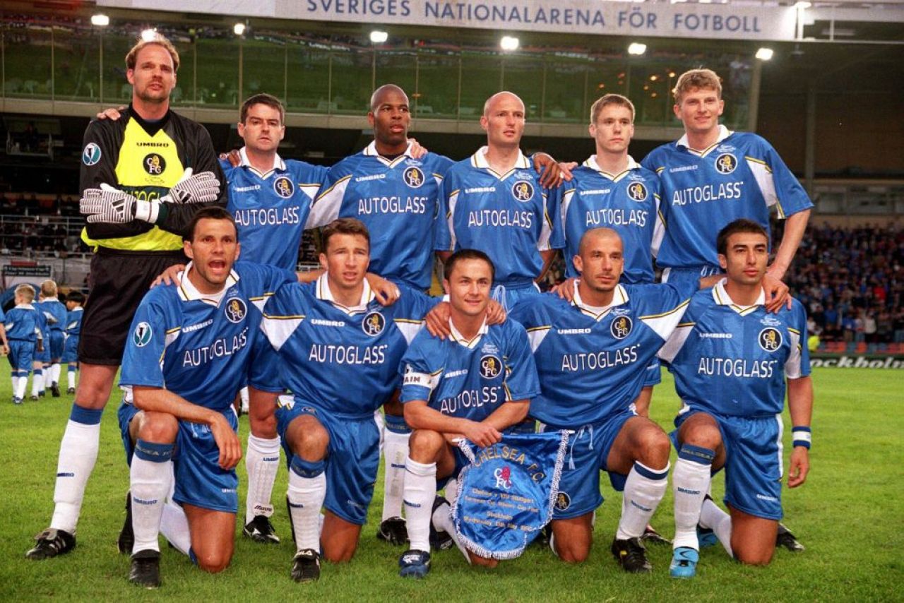 Dan Petrescu dă cu exteriorul!