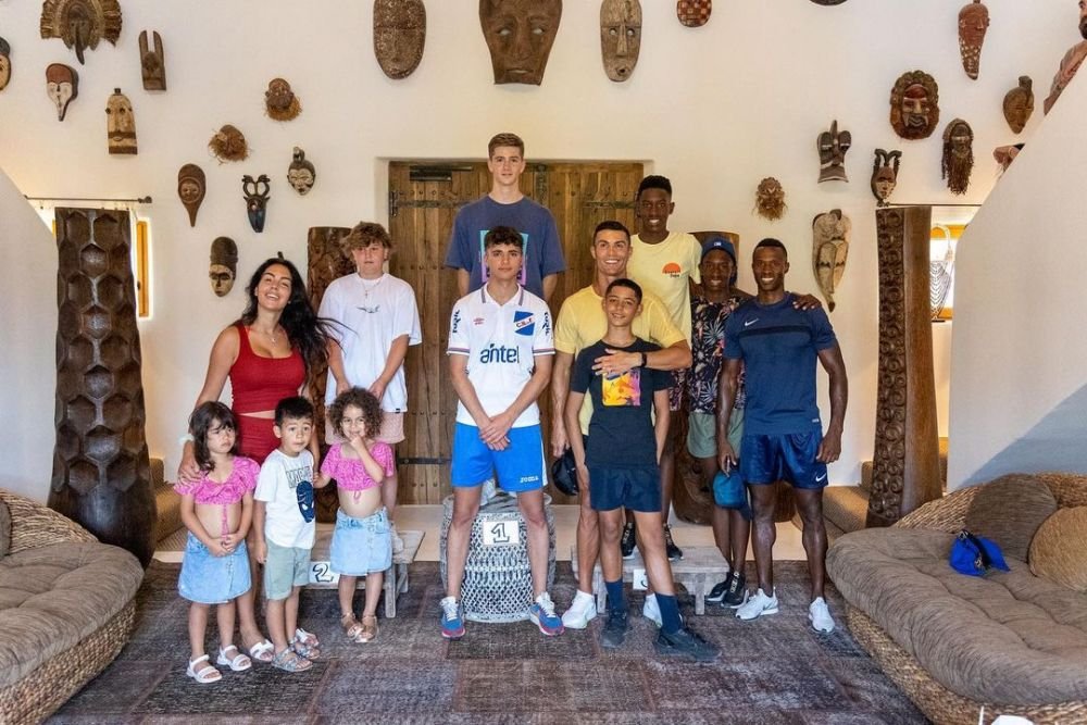 Fiul lui Cristiano Ronaldo a împlinit 12 ani. Imagini spectaculoase de la petrecerea din Spania_19