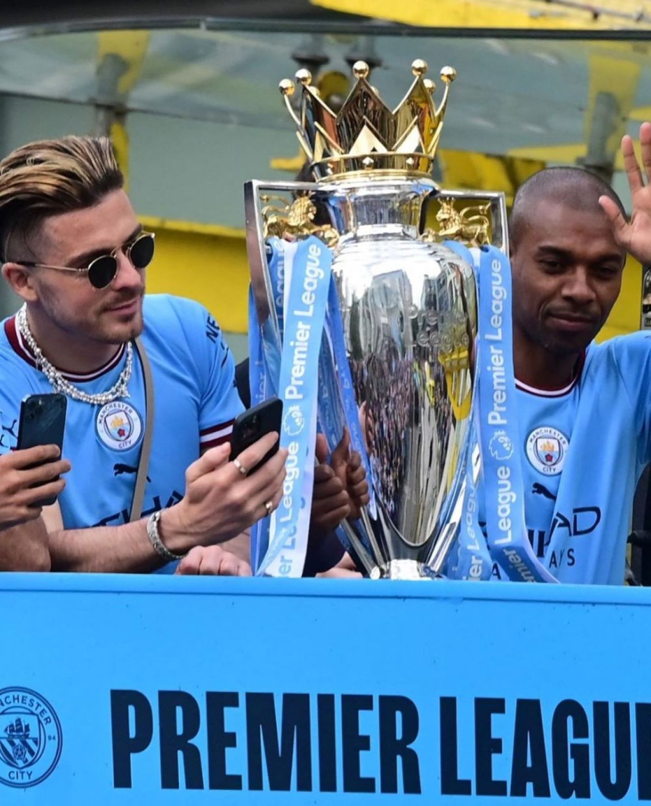 Când iubita nu-i acasă! Dezmăț total în vacanță pentru starurile din Premier League: 116 sticle de șampanie și petreceri la piscină _4