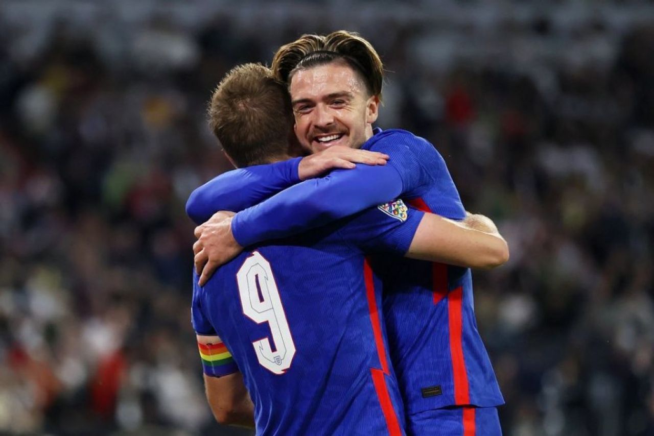 Când iubita nu-i acasă! Dezmăț total în vacanță pentru starurile din Premier League: 116 sticle de șampanie și petreceri la piscină _22
