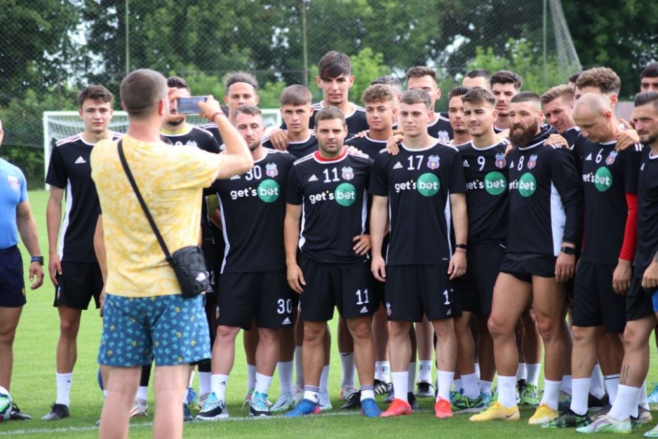 Steaua s-a reunit și Oprița a adus doi fotbaliști din Liga 1.
