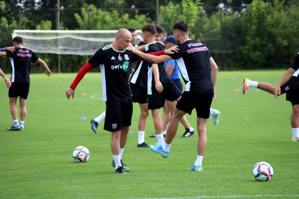 Steaua s-a reunit și Oprița a adus doi fotbaliști din Liga 1. 