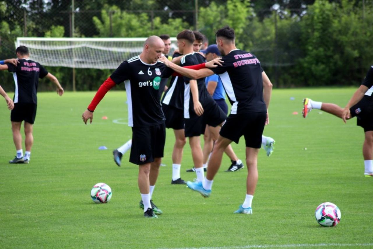 Steaua s-a reunit și Oprița a adus doi fotbaliști din Liga 1.