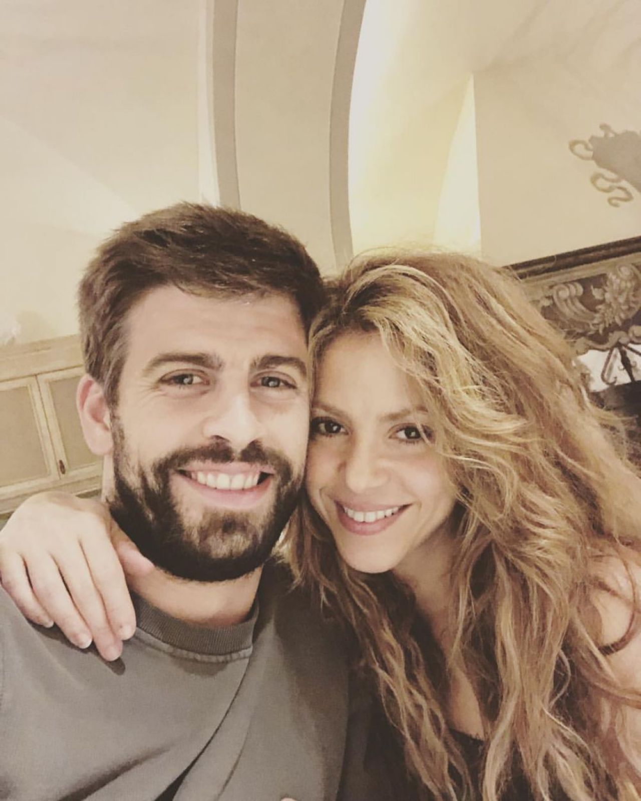 Pentru ea a lăsat-o pe Shakira? Pique, surprins alături de o blondă în Suedia _14