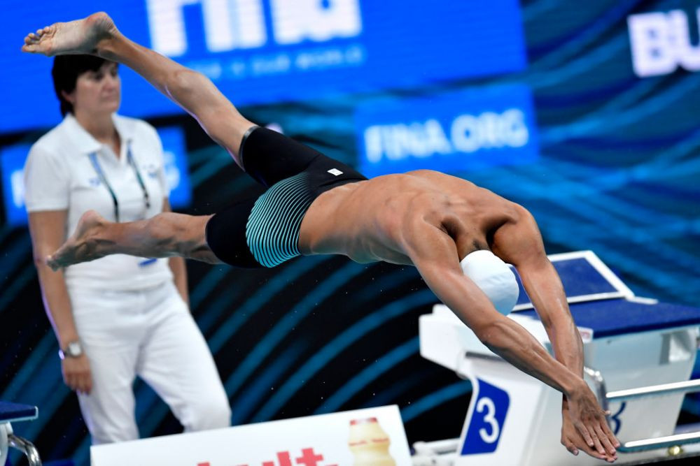 David Popovici, reacție de campion și la conferința de presă: &bdquo;Suntem oameni obișnuiți care fac lucruri extraordinare!&rdquo;