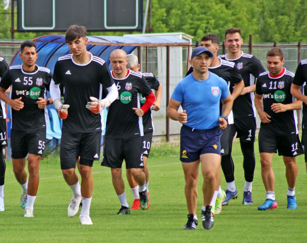 Un sportiv important îi pregătește fizic pe fotbaliștii de la Steaua, spre Liga 1_6