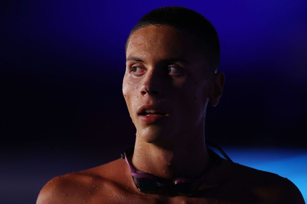 David Popovici, Mondial de poveste! Imagini de colecție de la Budapesta, unde puștiul de 17 ani a scris istorie cu două medalii de aur_2
