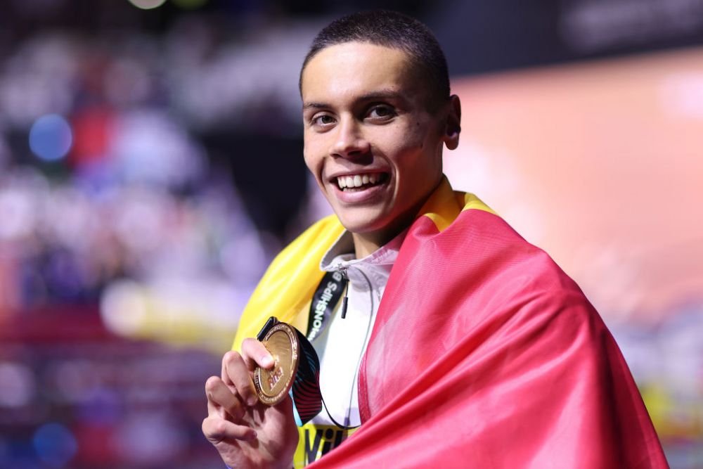 David Popovici, Mondial de poveste! Imagini de colecție de la Budapesta, unde puștiul de 17 ani a scris istorie cu două medalii de aur_13