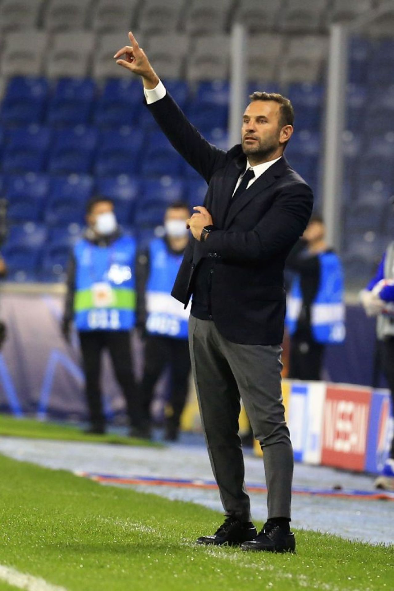 Cicâldău și Moruțan vor fi antrenați de cel care a spus „în țara mea, românii sunt țigani” în scandalul cu Colțescu! Anunțul făcut de Galatasaray _2