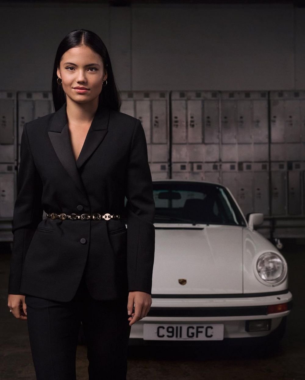 Emma Răducanu 'promovează' România! Este imaginea Porsche, dar conduce o Dacia! Super-imagini cu tenismena engleză cu origini românești _24