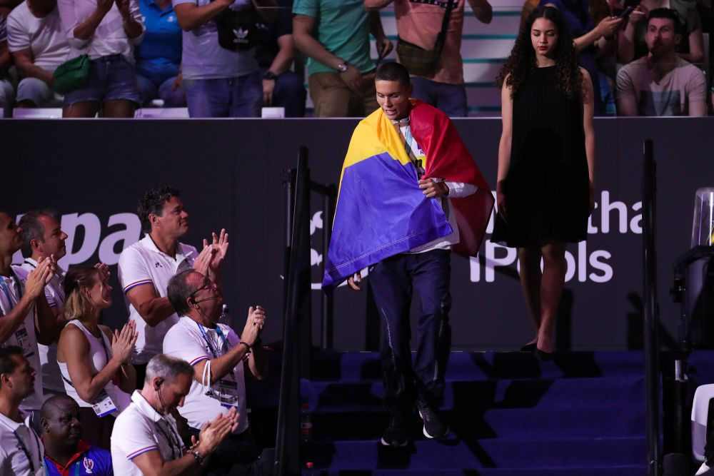 De ce a ales David Popovici să rămână în România? 