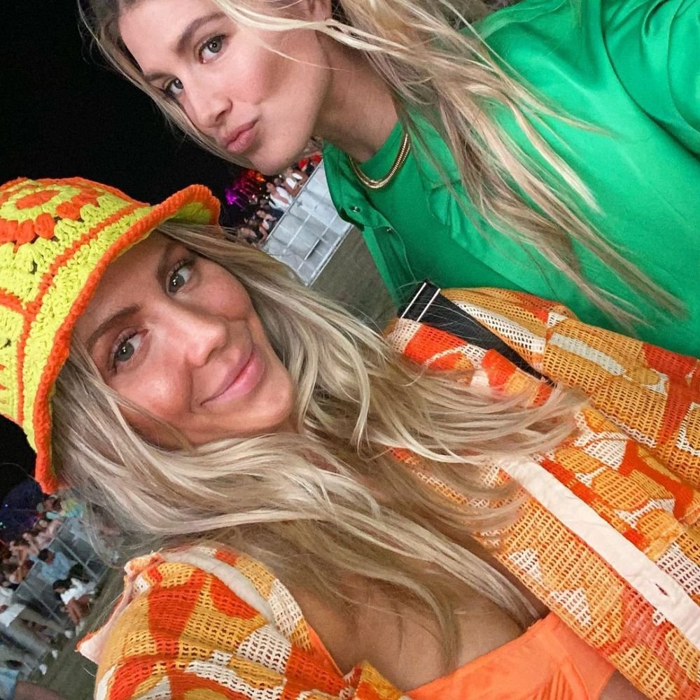Apariție ultra sexy a lui Bouchard la Grand Prix-ul din Canada! S-a dus în sutien la cursă, iar fanii au reacționat imediat _8