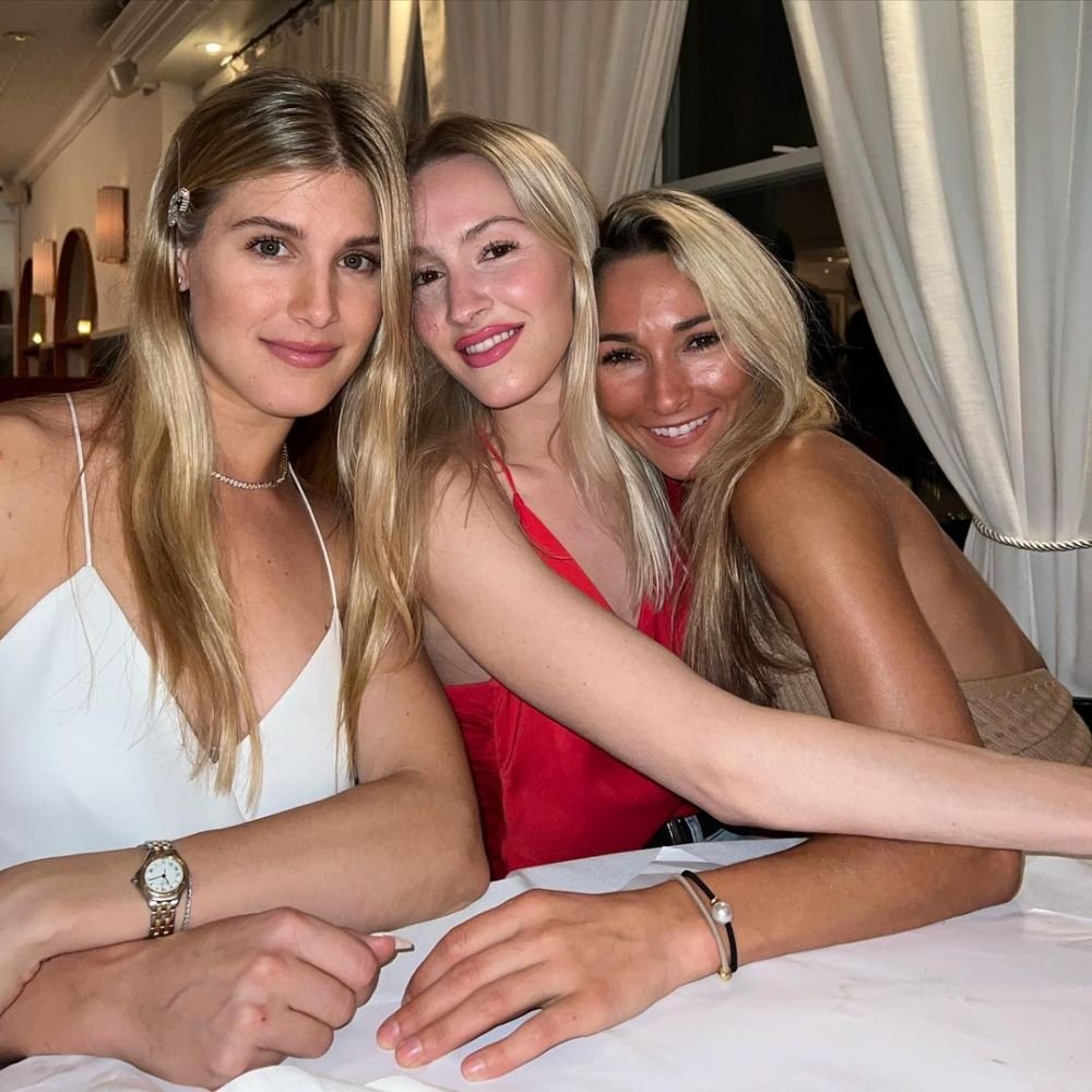 Apariție ultra sexy a lui Bouchard la Grand Prix-ul din Canada! S-a dus în sutien la cursă, iar fanii au reacționat imediat _27