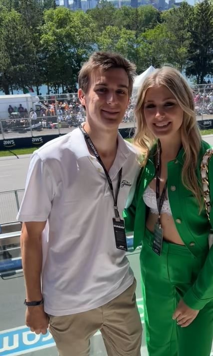 Apariție ultra sexy a lui Bouchard la Grand Prix-ul din Canada! S-a dus în sutien la cursă, iar fanii au reacționat imediat _34