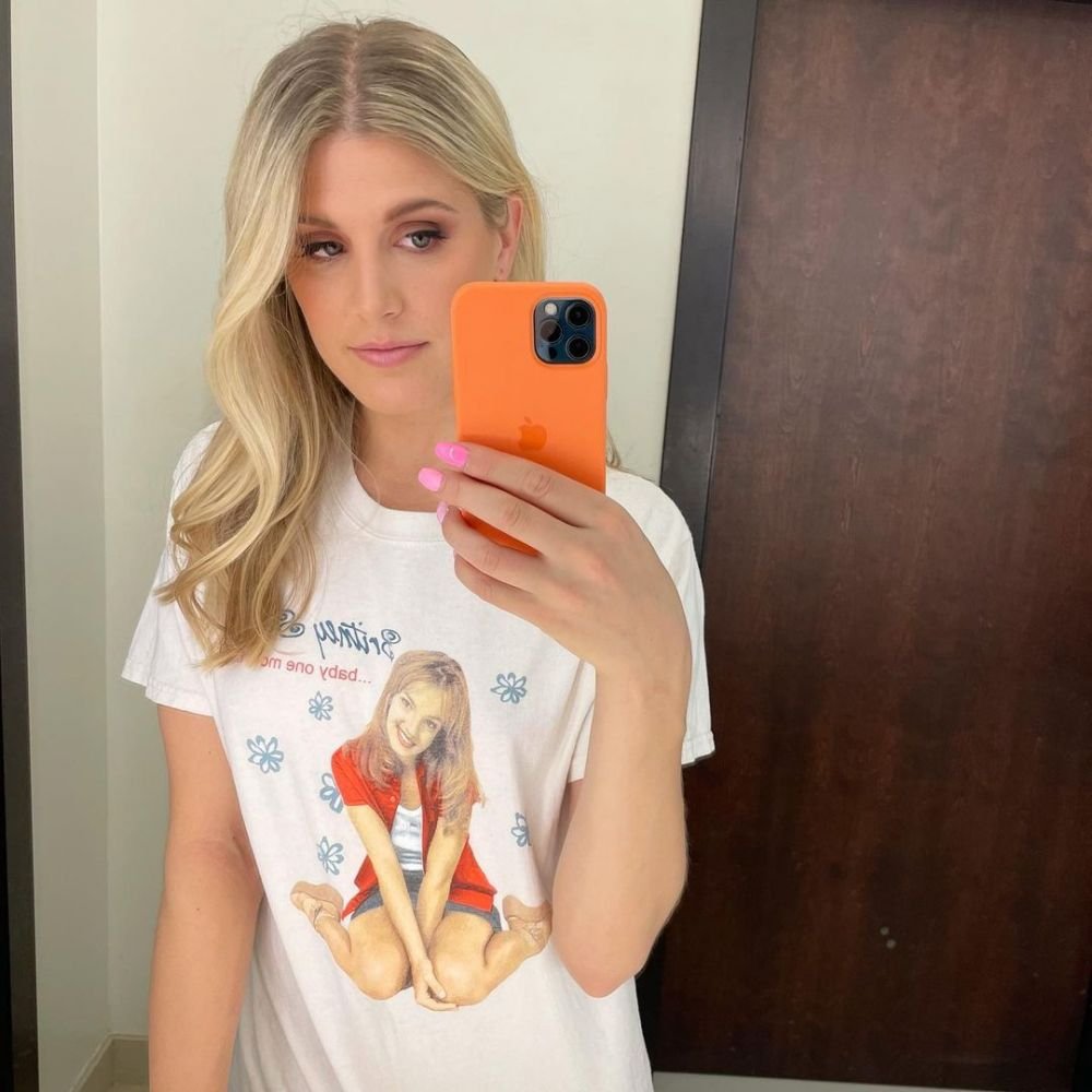 Apariție ultra sexy a lui Bouchard la Grand Prix-ul din Canada! S-a dus în sutien la cursă, iar fanii au reacționat imediat _50