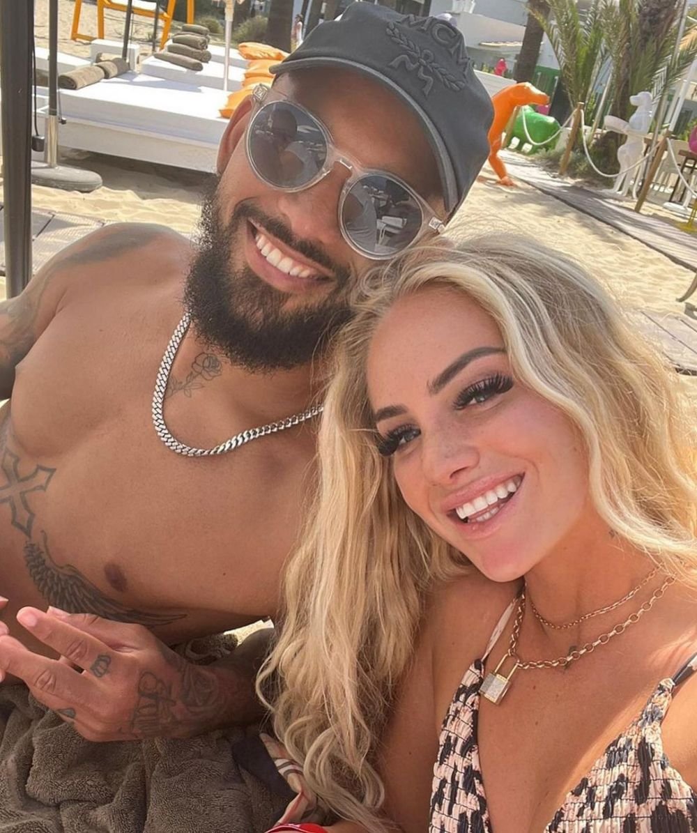Toți și-au pus privirile pe ea! Apariție incendiară la plajă a celei mai sexy fotbaliste din lume! Poza a strâns un milion de aprecieri _10