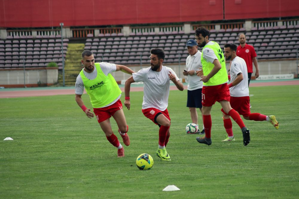 Fratele selecționerului cere timp: 