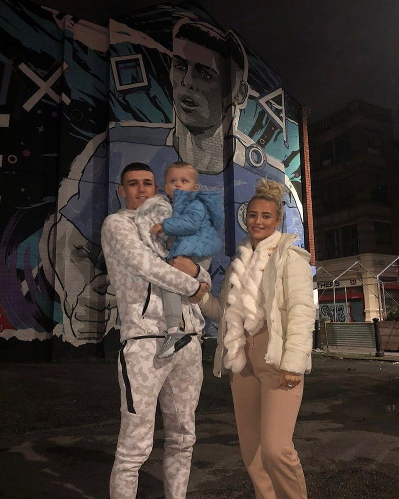 „Crezi că sunt o idioată?!” Starul lui Manchester City, scandal pe plajă cu iubita, care a zbierat la el sub privirile tuturor_1
