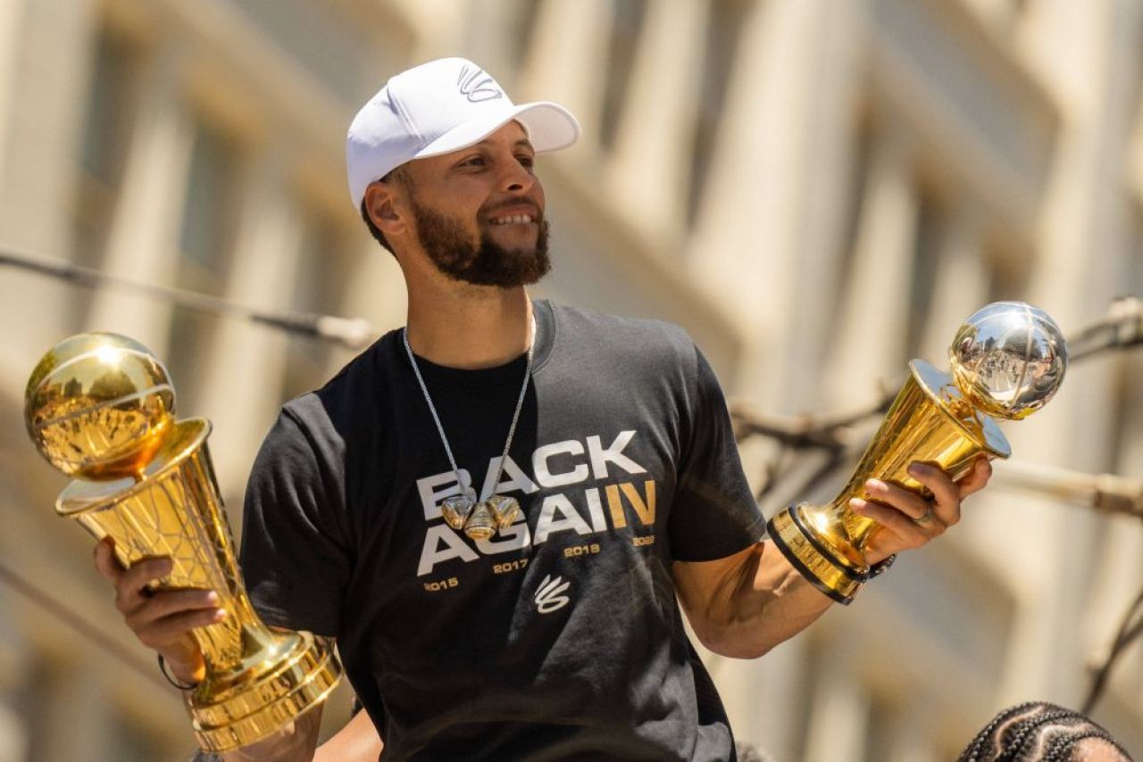 „Cine ești, de ce joci baschet?” Steph Curry, poveste inedită înainte să ajungă unul dintre cei mai buni aruncători de 3 puncte_1