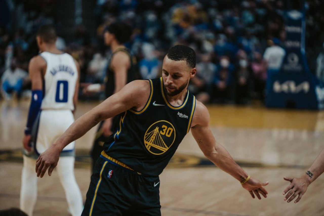„Cine ești, de ce joci baschet?” Steph Curry, poveste inedită înainte să ajungă unul dintre cei mai buni aruncători de 3 puncte_9