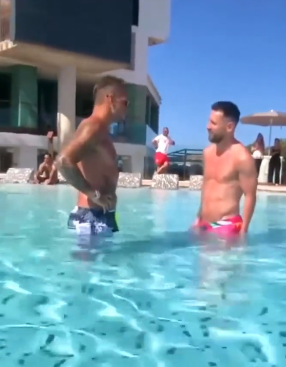 „Leo, iartă-mă, poți face un video pentru copiii mei?” L-a văzut pe Messi în piscină și s-a dus direct la el! Cum a răspuns _2