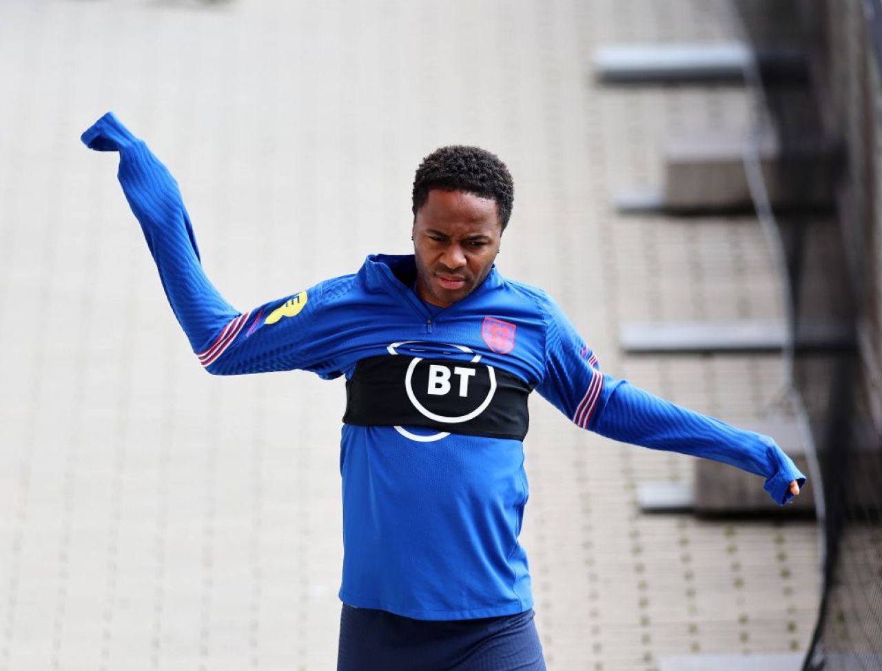 Raheem Sterling a fost prezentat oficial la Chelsea. Câte sezoane va petrece englezul pe Stamford Bridge_11