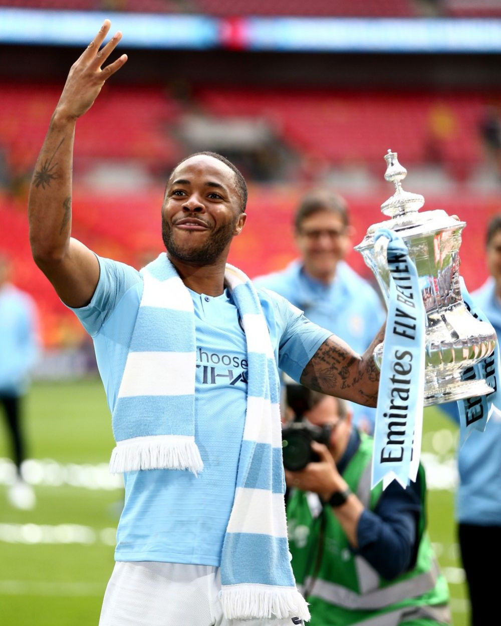 Raheem Sterling a fost prezentat oficial la Chelsea. Câte sezoane va petrece englezul pe Stamford Bridge_12