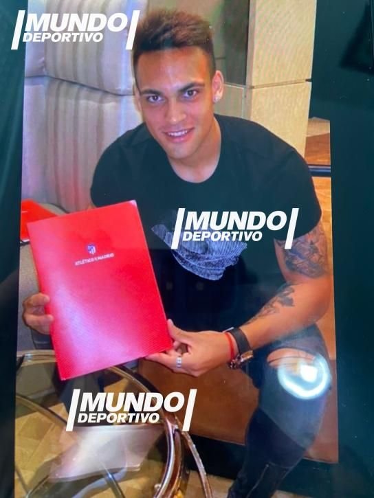 Au apărut imaginile cu Lautaro Martinez semn&acirc;nd un contract cu Atletico Madrid! Jucătorul și-a dat acordul, dar transferul a picat&nbsp;