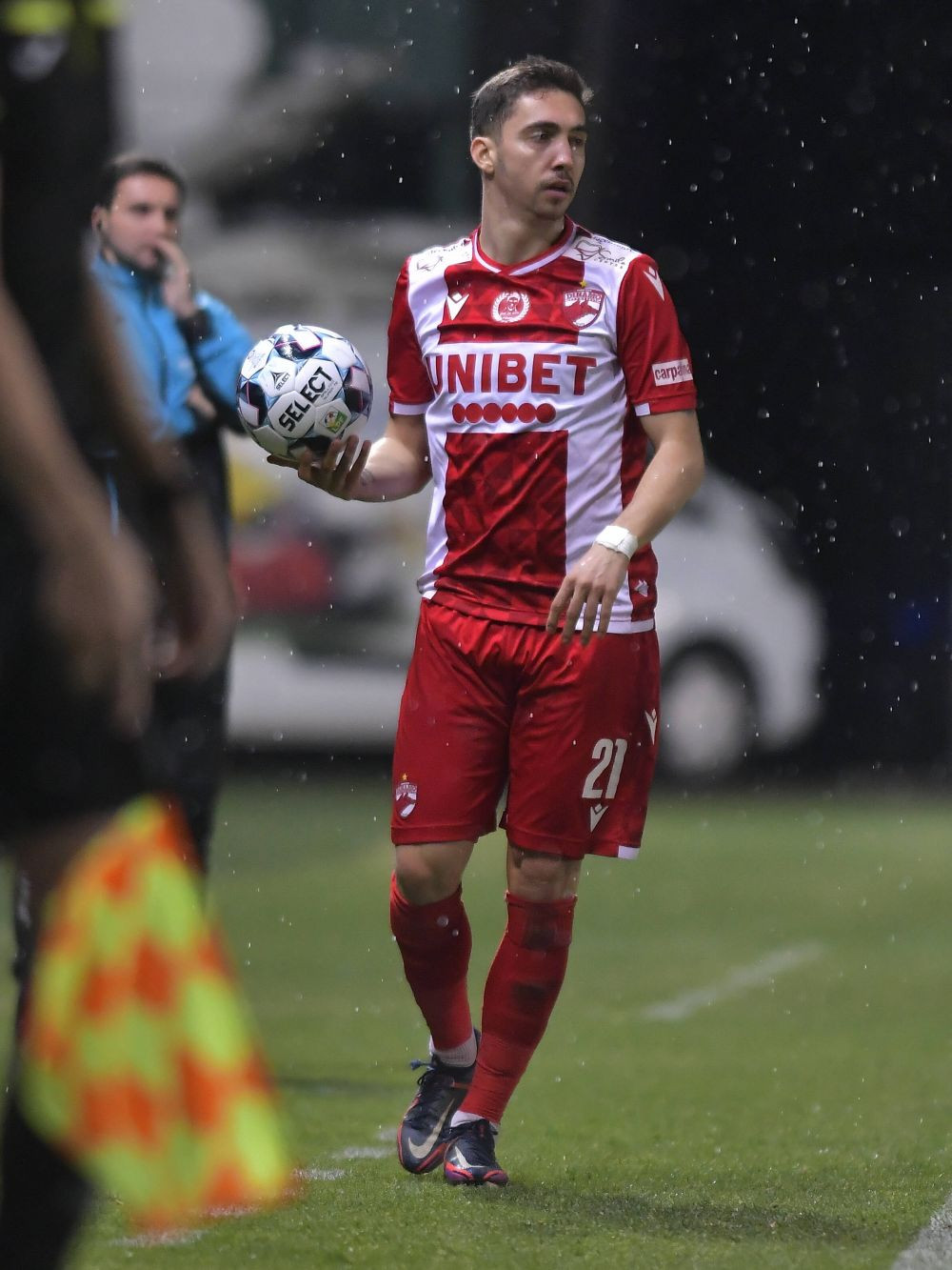 Scapă cine poate! Încă un fotbalist important pleacă de la Dinamo. Va juca în Cipru_7