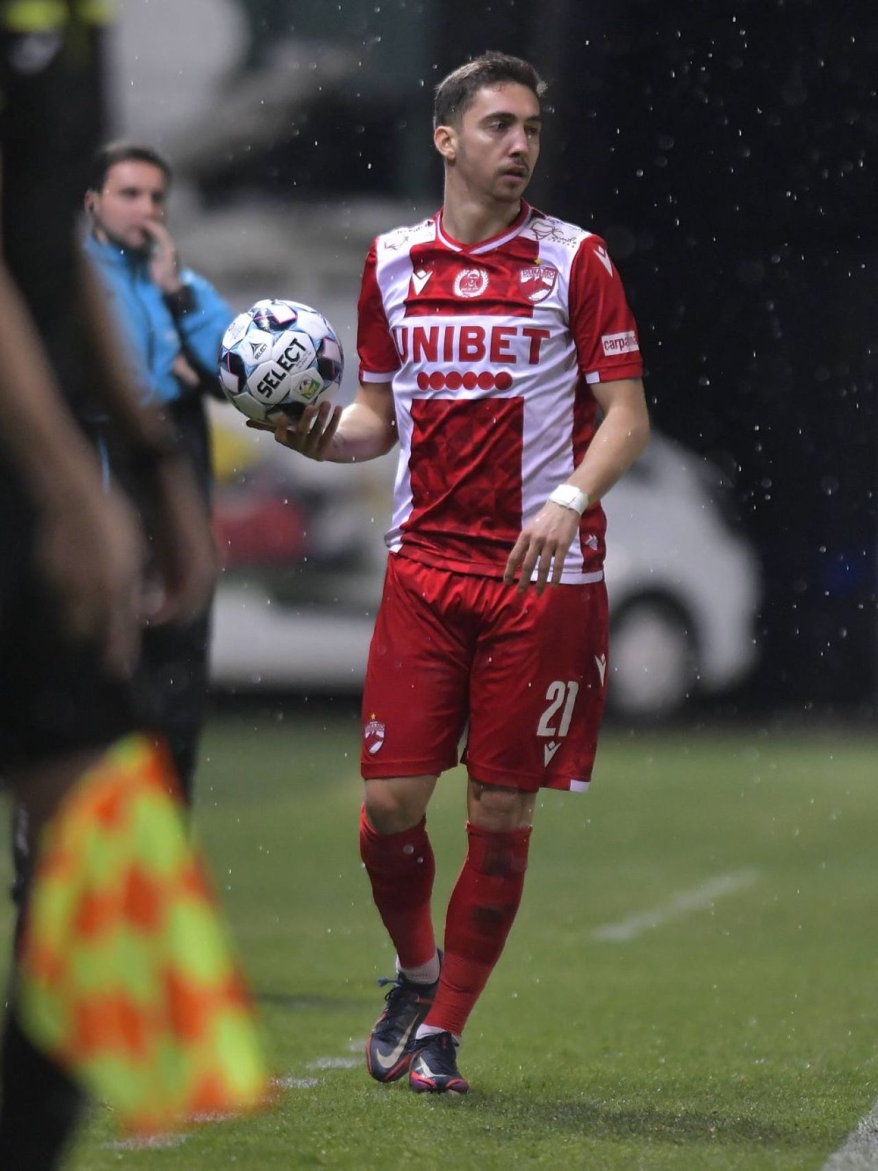 Scapă cine poate! Încă un fotbalist important pleacă de la Dinamo. Va juca în Cipru_7