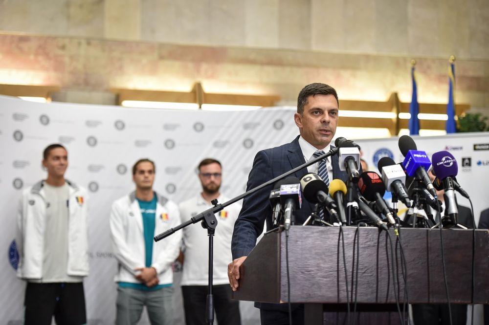 Mama lui Robert Glință, indignată de gestul lui Eduard Novak:
