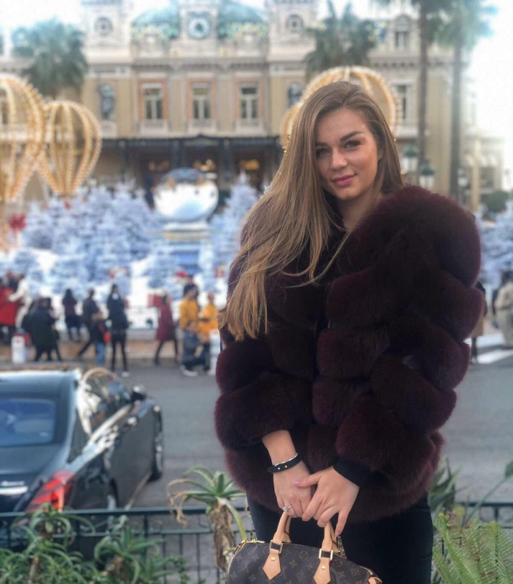Cea mai frumoasă arbitră din Franța este româncă: „În România sunt delegări pe nepotisme și prietenii!” Ce a nemulțumit-o de a emigrat_8