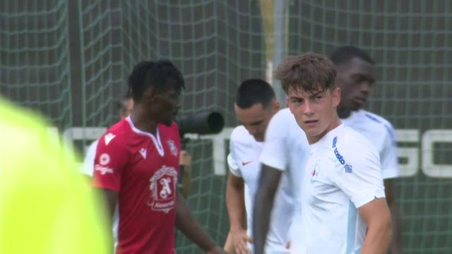 FCSB, încurajată de galerie la primul amical. Starurile au dat autografe, iar MM Stoica a luat din stilul lui Gigi Becali_15