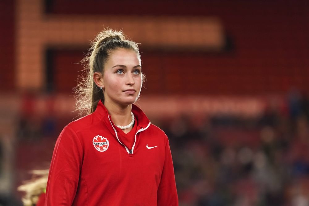 Cum arată fosta parteneră a lui Alphonso Davies. Cine este și ce avere are canadianca_17