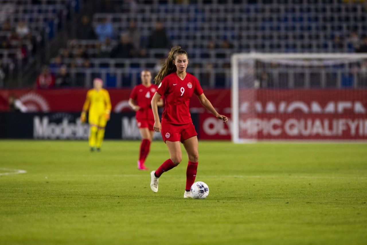 Cum arată fosta parteneră a lui Alphonso Davies. Cine este și ce avere are canadianca_30