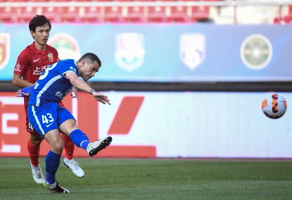 Reușită splendidă pentru Nicușor Stanciu în China. Mijlocașul este la al patrulea gol pentru Wuhan Three Towns_4