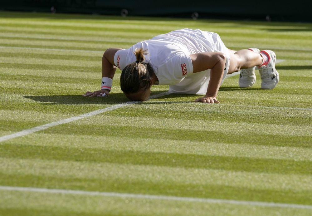 Simona Halep și Kirsten Flipkens, imaginea zilei la Wimbledon: „E un vis să mă retrag după un meci cu o campioană ca Simona”_3