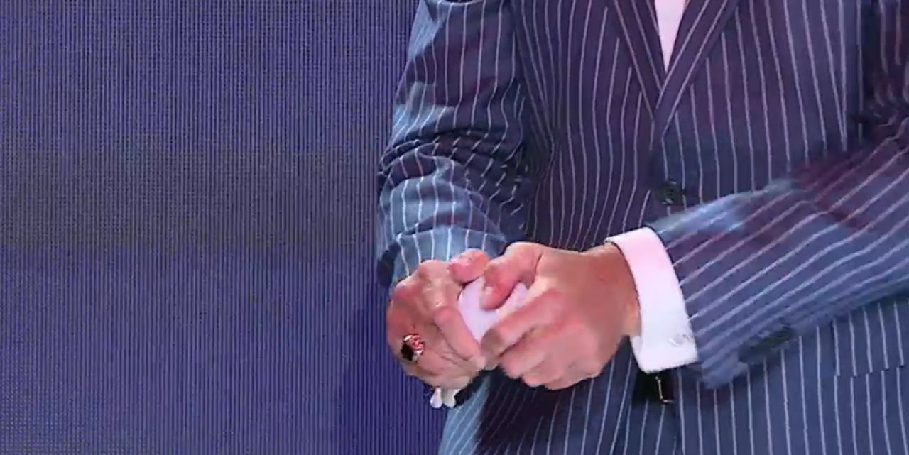 Tot „Arnold” a scos-o la capăt! Ilie Dumitrescu, moment savuros la tragerea la sorți! Bila a refuzat să se deschidă_3
