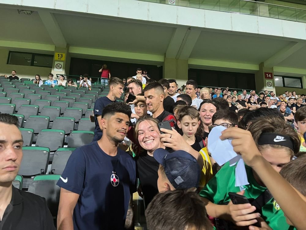 Florinel Coman, idolul suporterilor moldoveni! I-au strigat numele și au stat la coadă pentru autograful „perlei” FCSB-ului_2