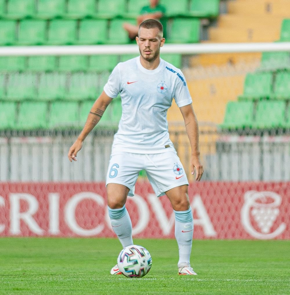 FCSB și-a găsit atacant! Cine e fotbalistul care va conduce ofensiva vicecampioanei în sezonul viitor_3