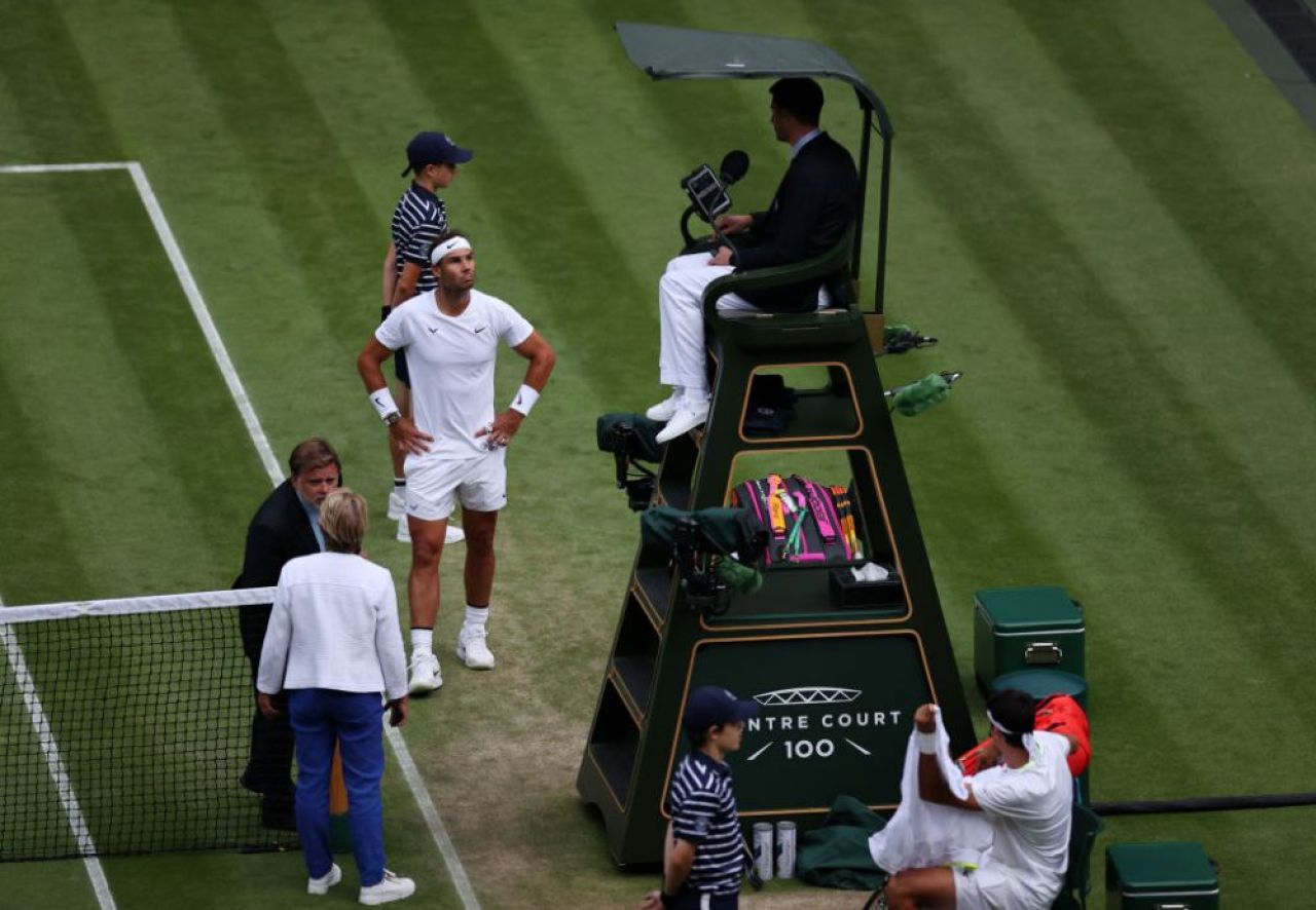 Rafael Nadal a vorbit după gestul controversat de la Wimbledon! Ce a spus după ce și-a chemat adversarul la fileu pentru a-l „certa” _1
