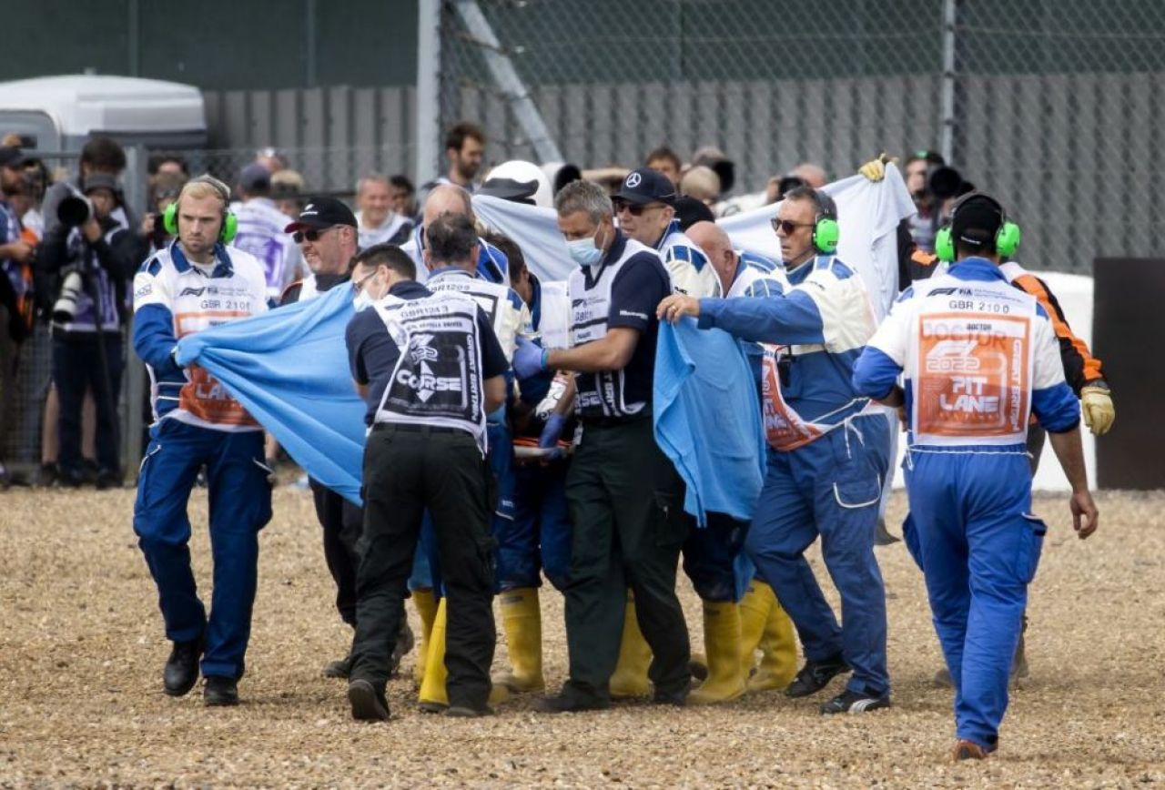 Accident teribil la MP de la Silverstone! Cursa a fost îndreruptă aproape o oră din cauza unei ciocniri violente în primul viraj_3