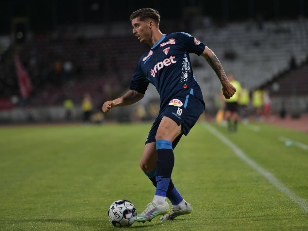 Surpriză! Fotbalistul de aproape doi metri care îl surclasează pe Andrei Cordea la FCSB! „E mai bun decât el”_2