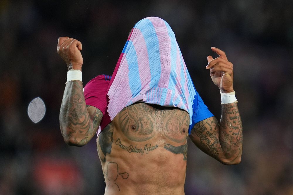 E gata să se bată cu pumnii în piept pentru Barcelona! Nemulțumit în trecut, acum i-a revenit speranța atacantului de pe Camp Nou_1