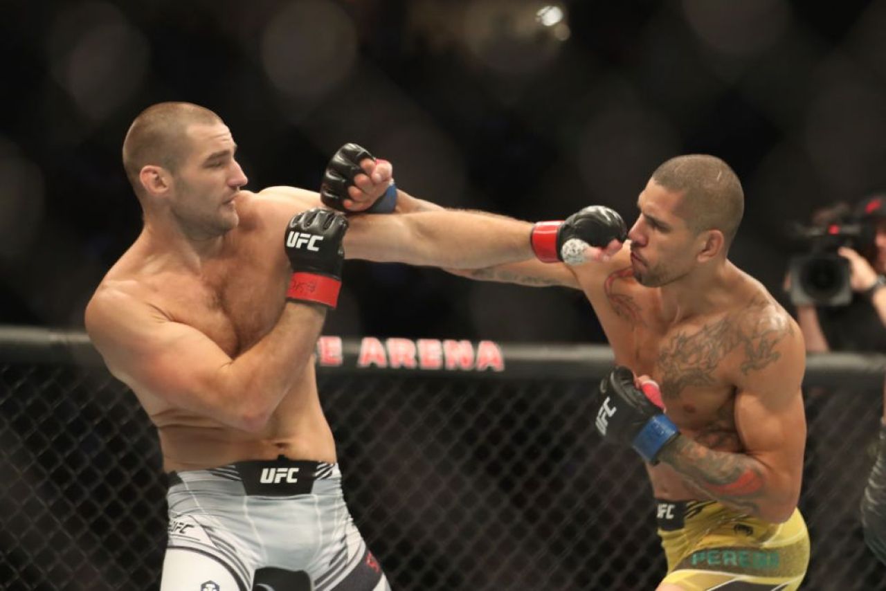 Lovitura s-a auzit în toată sala! K.O. brutal în UFC 276: „E un asasin!” _2